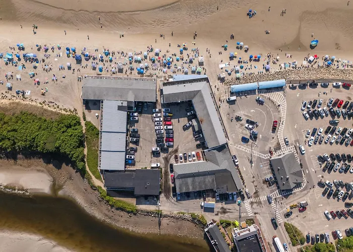 Norseman Resort On The Beach